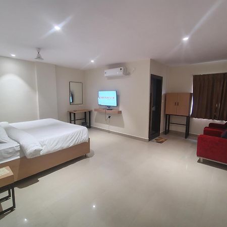 Hotel Blueearth Vizianagaram Zewnętrze zdjęcie