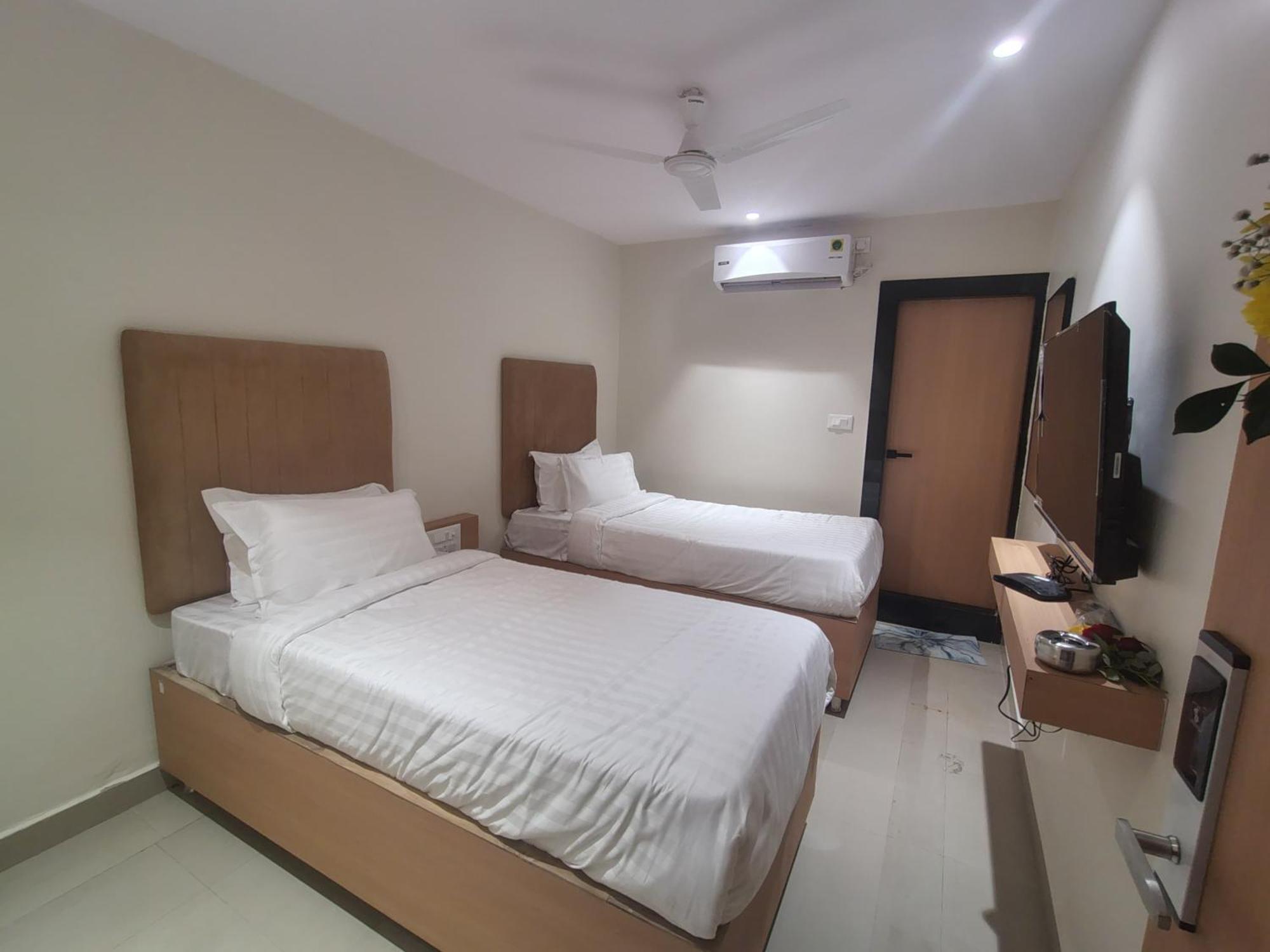 Hotel Blueearth Vizianagaram Zewnętrze zdjęcie